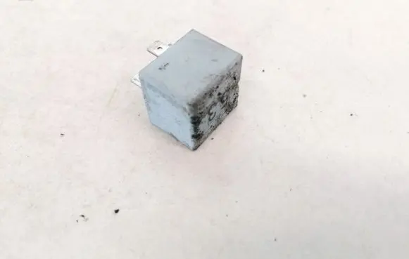 Volkswagen Touran I Other relay 141951253B 20240072