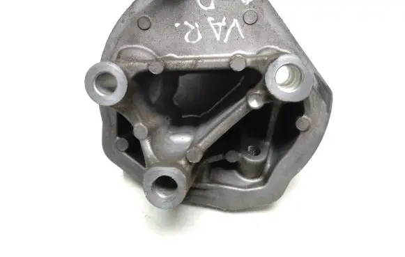 Citroen C4 I Engine mounting bracket 9653124780