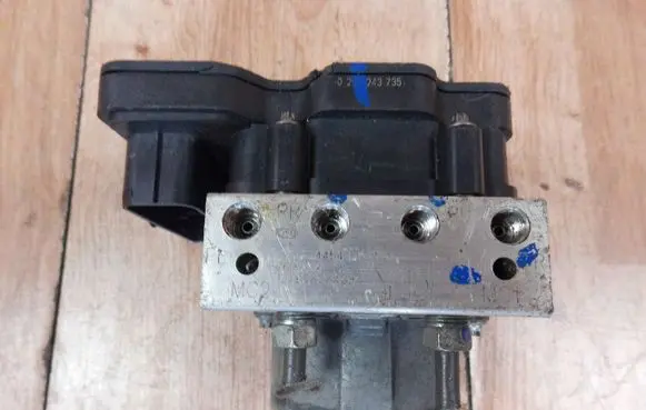 Toyota Corolla E160 E170 ABS Pump 4454002490 0265956014 0265243735