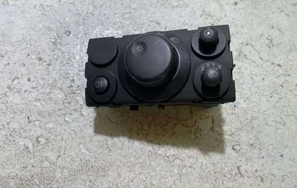 Opel Astra H Other switches/knobs/shifts 13100132