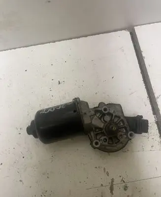 Toyota RAV 4 (XA20) Wiper motor 8511042130