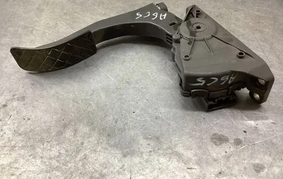 Audi A6 S6 C6 4F Accelerator throttle pedal 4F1723523B 6PV00898406