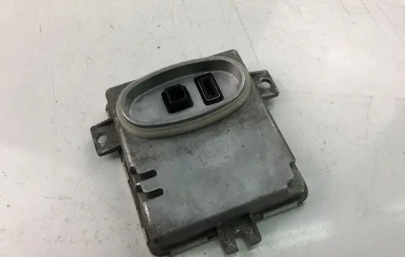 BMW 3 E90 E91 Xenon control unit/module 6948180