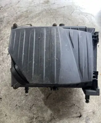 Opel Meriva A Air filter box 55354340