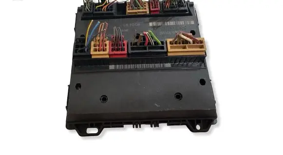 Skoda Fabia Mk2 (5J) Comfort/convenience module 6Q1937049F S2S36