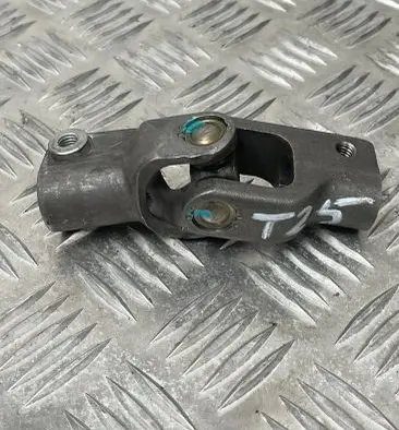 Toyota Avensis T250 Steering column universal joint