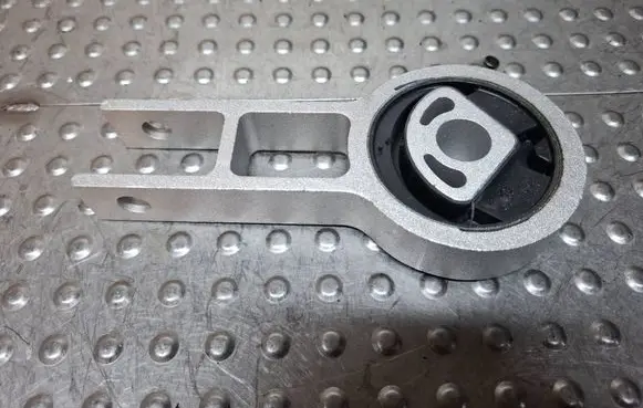 Fiat Bravo Engine mount bracket 51835008 518350080