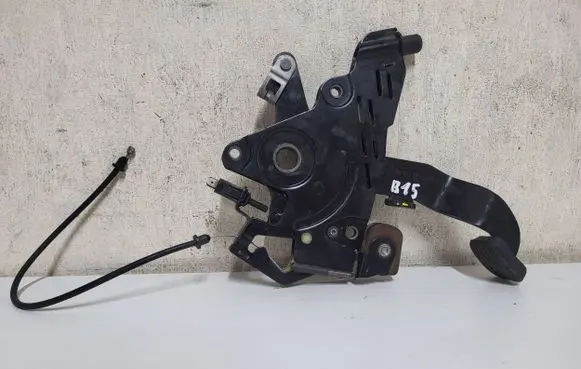 Mercedes-Benz Vito Viano W639 Brake pedal A6394201384