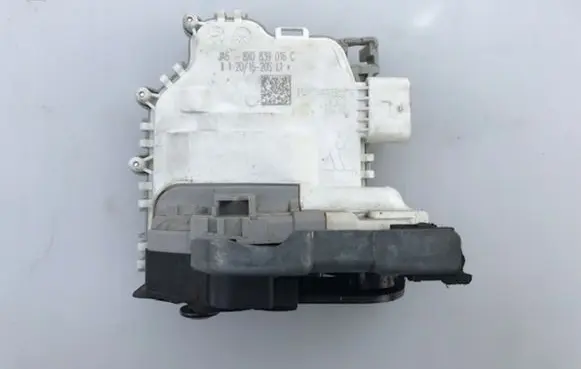 Audi A1 Rear door lock 8X0839016C