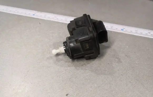 Audi A3 S3 8L Headlight level adjustment motor 8L0941295