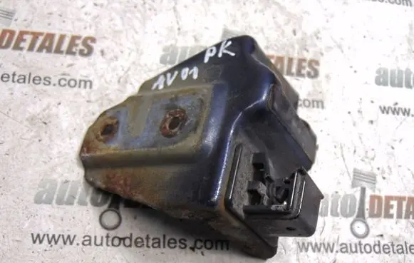 Toyota Avensis T220 Front bumper mounting bracket