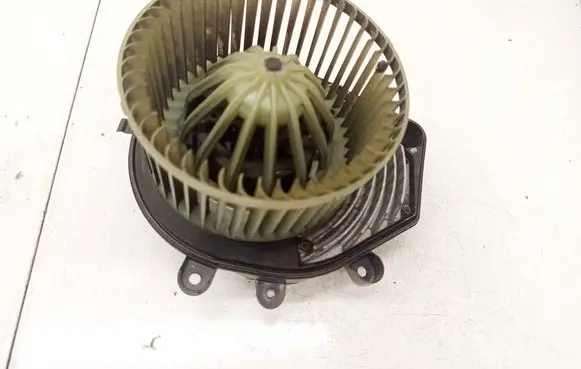 Skoda Superb B5 (3U) Heater fan/blower 8D1820021