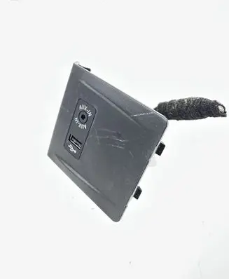 BMW 2 F46 AUX in-socket connector 1303038