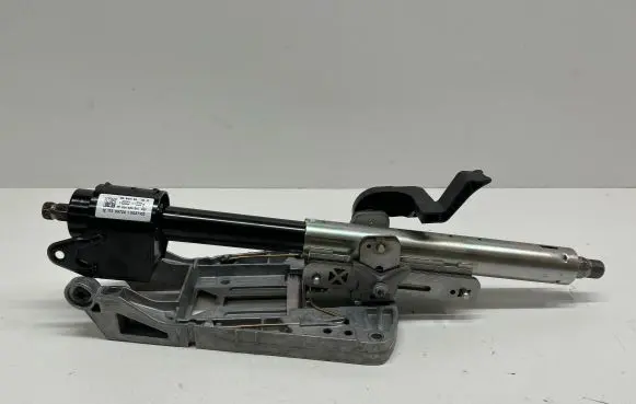Mercedes-Benz C W204 Steering wheel axle A2044604516 12172007291 204460310