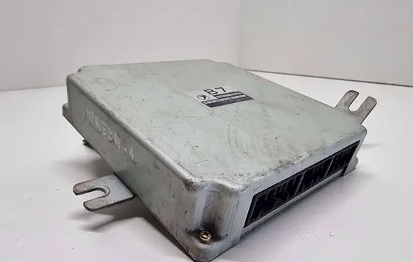 Subaru Impreza I Engine control unit/module 22611AE570 8713 A18000D74