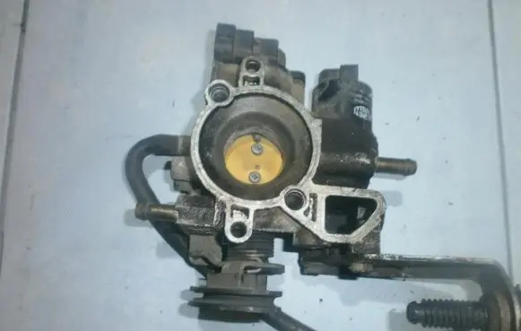 Renault Twingo I Throttle valve HB63750
