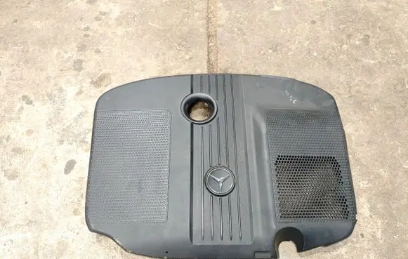 Mercedes-Benz E W212 Engine cover (trim) A6510101167