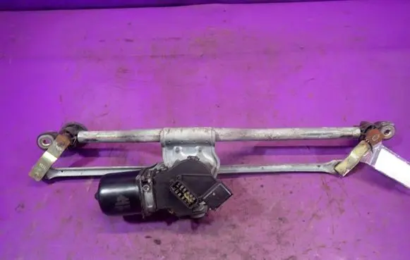 Renault Clio II Front wiper linkage and motor