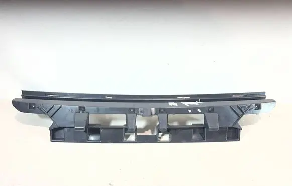 Volvo S90, V90 Front bumper mounting bracket 31477115