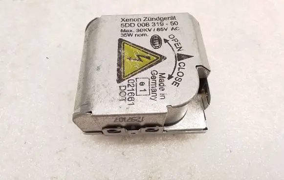 BMW X5 E53 Headlight ballast module Xenon 5DD00831950