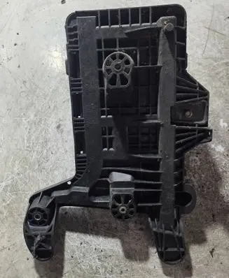 Audi A3 S3 8P Battery tray 1K0915333