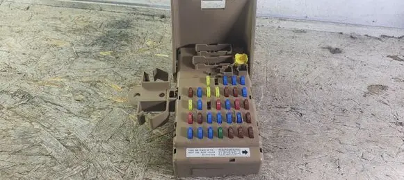 Subaru Legacy Fuse module 82201AG041