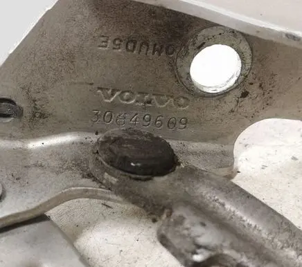 Volvo S60 Tailgate/trunk/boot hinge 30649609