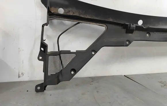 Jaguar XE Wiper trim GX734105Bj