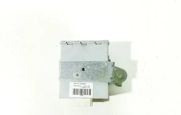 Toyota Corolla E120 E130 Door central lock control unit/module 8974102050