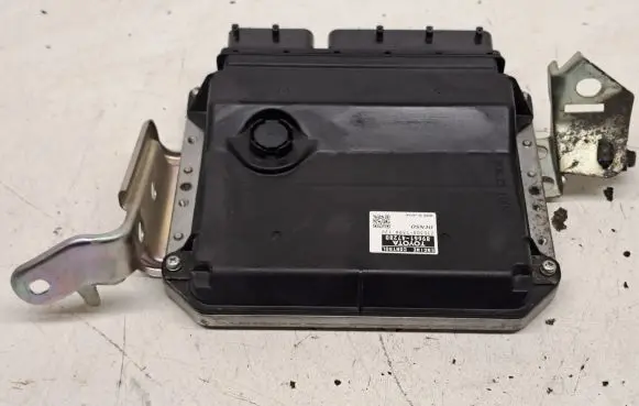 Toyota Prius (XW30) Engine control unit/module 8966147280 2753007394