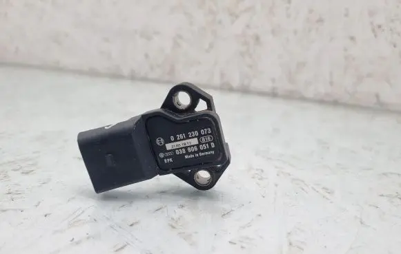 Audi A3 S3 8P Air pressure sensor 038906051D
