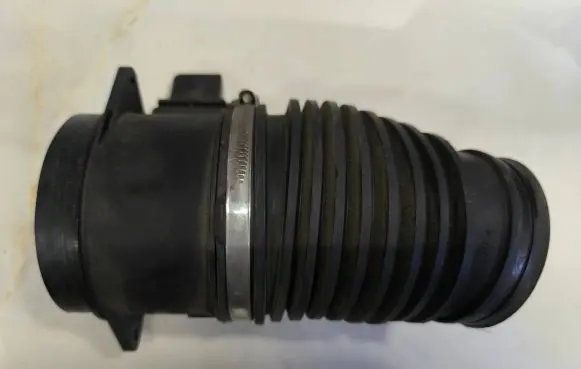 BMW X3 E83 Mass air flow meter F00C287041 7801545
