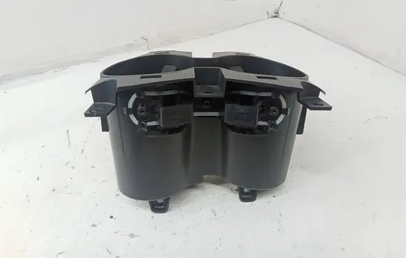 Cup holder front