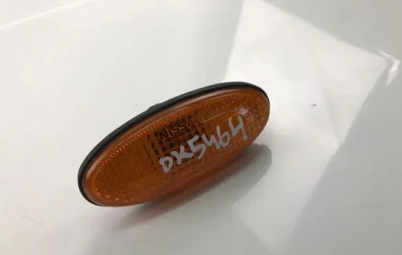 Nissan Navara D22 Front fender indicator light