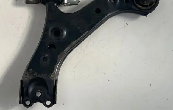 Toyota RAV 4 (XA50) Front lower control arm/wishbone