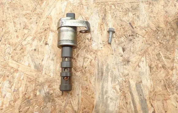 Renault Laguna II Camshaft vanos timing valve 108674