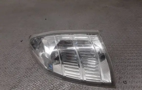 Nissan X-Trail T30 Front indicator light 