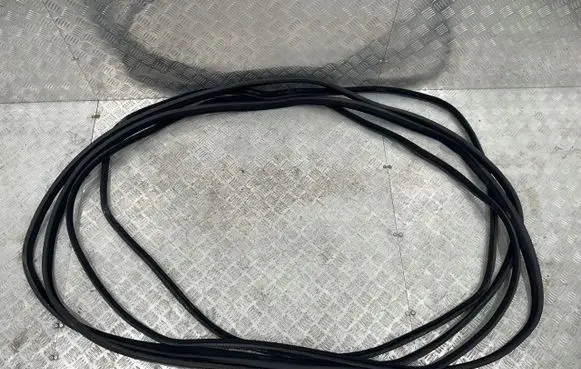 Mercedes-Benz G W463 2nd Gen Front door rubber seal USZCZELKIW463