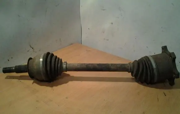 Nissan Pathfinder R51 Rear driveshaft