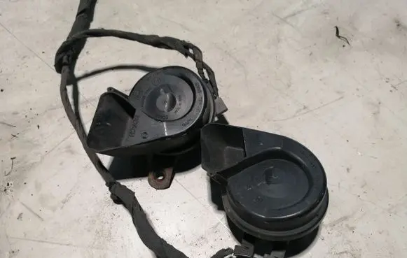 Volkswagen PASSAT B8 Horn signal