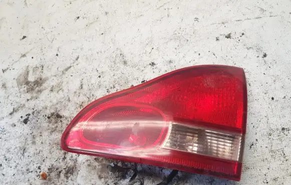 Toyota Avensis Verso Tailgate rear/tail lights