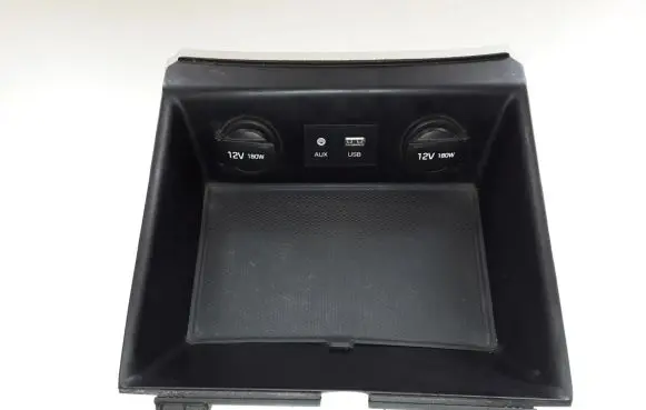 Hyundai Ioniq AUX in-socket connector 84675G2000
