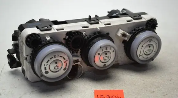 Mitsubishi Colt CZ3 Climate control unit 69667301 69660063