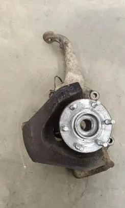 Nissan Navara D40 Front wheel hub spindle knuckle