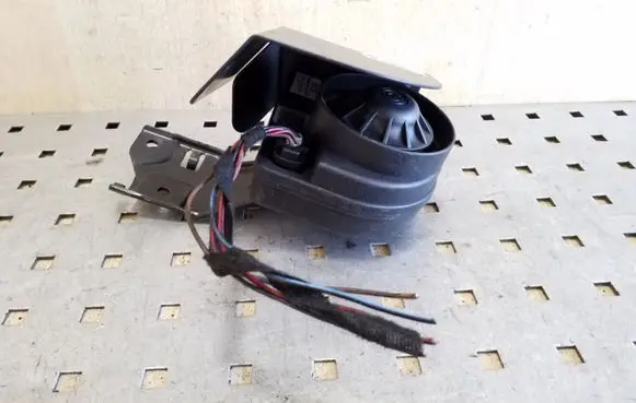 BMW X3 E83 Alarm system siren 8385998 E1A000271
