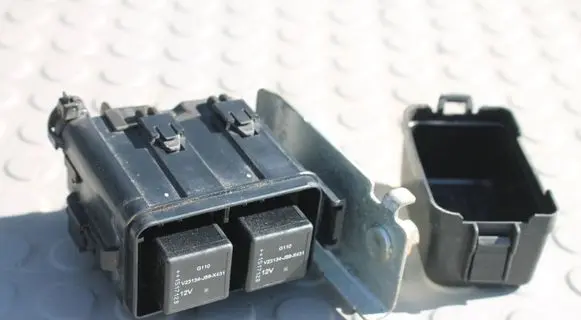 Mazda CX-5 Relay mounting block KD62-66750 SKRZYNKA-MALA