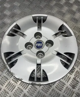 Fiat Panda II R13 wheel hub/cap/trim 7353743850 C3952