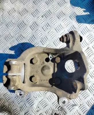 BMW 5 E60 E61 Front wheel hub 6760953