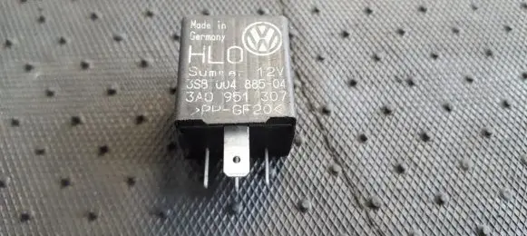 Volkswagen Golf III Other relay 3A0951307 3SB004885-04