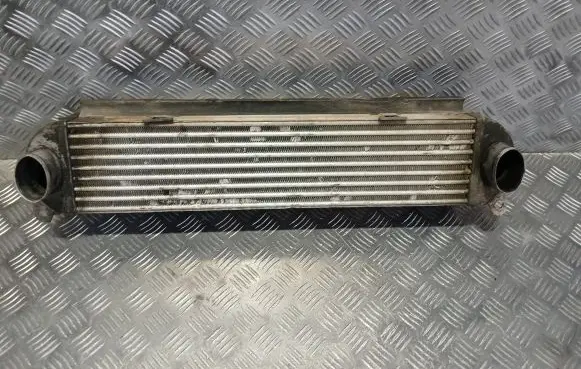 Land Rover Discovery 3 - LR3 Intercooler air channel guide 